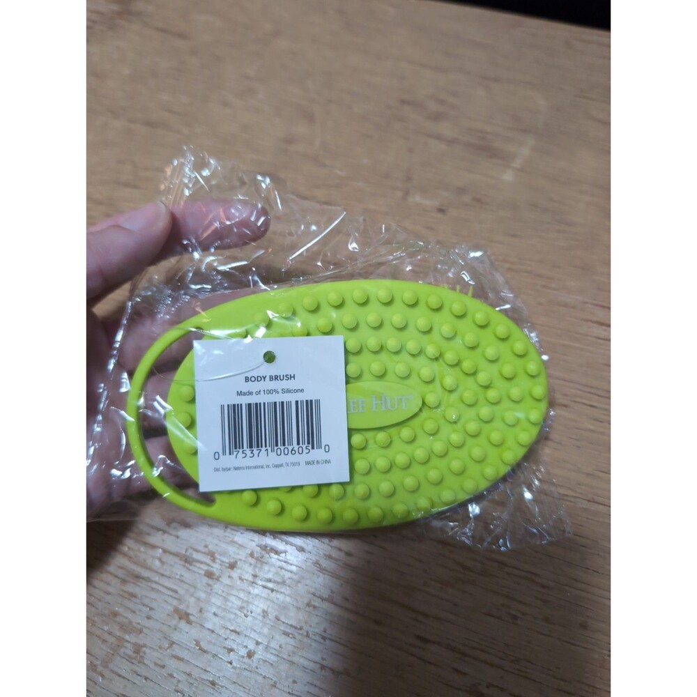 Tree Hut Body Brush